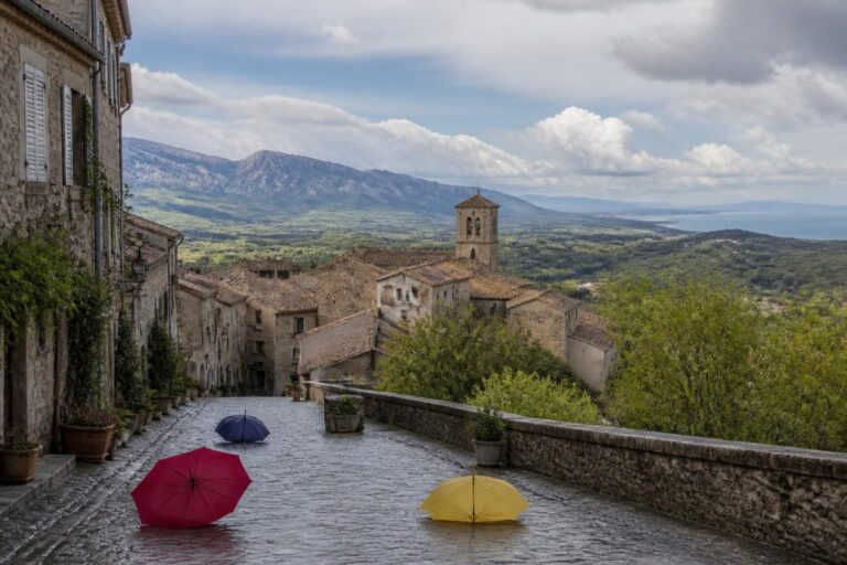 découvrez les prévisions météo pour demain en occitanie et les tendances à surveiller tout au long de la journée.